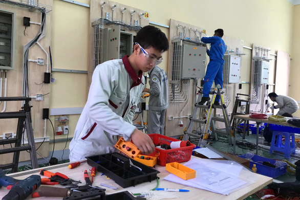 Phạt 20-25 triệu đồng nếu giữ bản chính giấy tờ tùy thân, văn bằng, chứng chỉ của người lao động