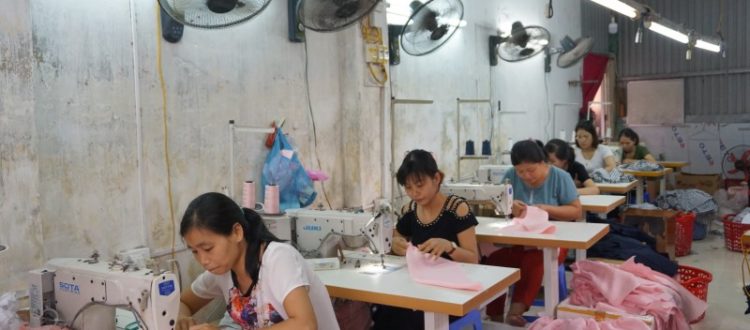 Đại dịch Covid-19 khiến nhiều lao động nữ đối mặt với rủi ro