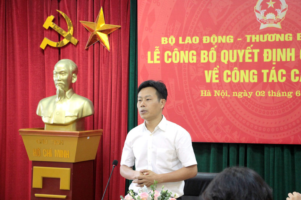 Trao quyết định bổ nhiệm lãnh đạo cấp Vụ thuộc Tổng cục GDNN