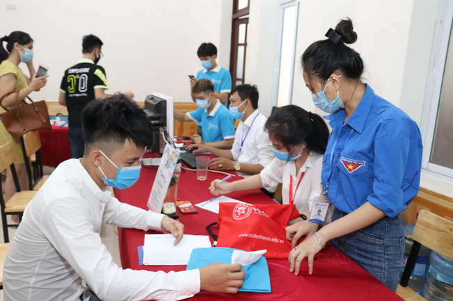 Trường Cao đẳng Cơ điện Hà Nội tổ chức nhập học cho hơn 600 học sinh, sinh viên