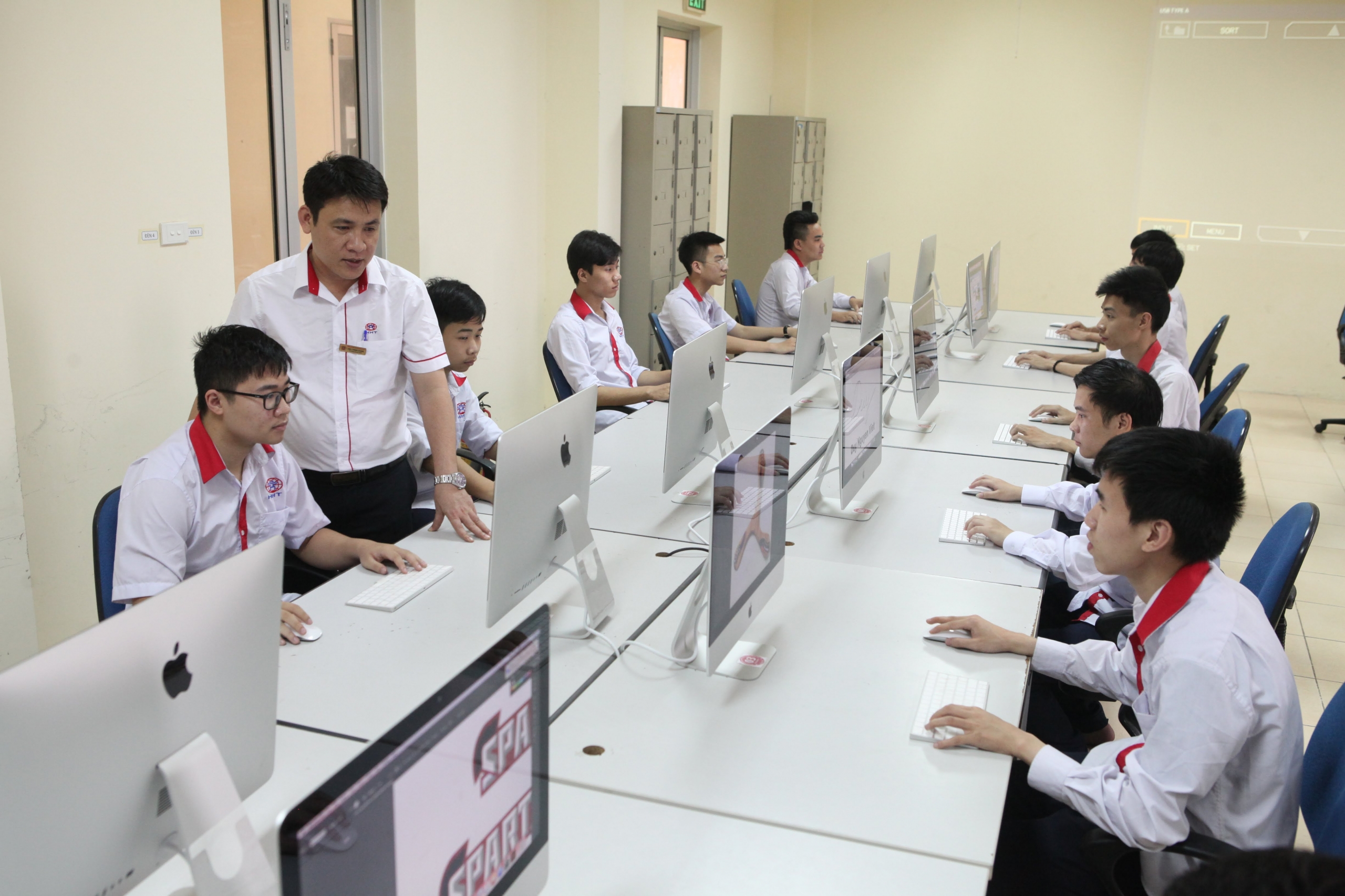 CĐN Công nghệ cao Hà Nội: Hợp tác với hơn 400 DN để giải mục tiêu kép – “chất lượng đào tạo và việc làm sau tốt nghiệp”