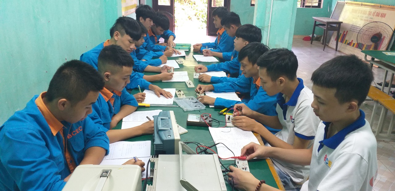 Mô hình đào tạo 9+ tại CĐ Cơ điện và Xây dựng Bắc Ninh: Hấp dẫn người học bởi “lợi ích kép”