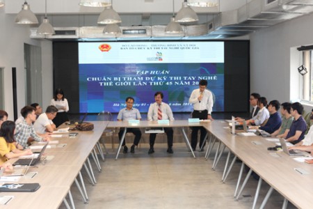 Tập huấn “Kỹ năng mềm” cho các thành viên Đoàn Việt Nam tham dự Kỳ thi tay nghề thế giới lần thứ 45
