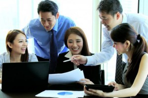 Tỉ lệ thưởng nhóm ngành tài chính cao nhất 2019, tới 30% so với lương