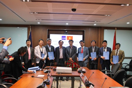 16 Trường tham gia Dự án “Chương trình kỹ năng và Kiến thức cho tăng trưởng kinh tế toàn diện”