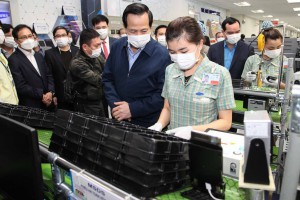 Bộ trưởng Bộ LĐ-TB&XH yêu cầu các đơn vị xây dựng kịch bản, phương án ứng phó với Covid-19