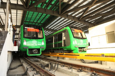 Hơn 8.000 chuyên gia, lao động nước ngoài xin nhập cảnh