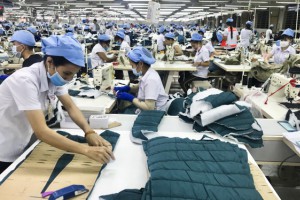 Ảnh hưởng đại dịch Covid-19: Dệt may, da giày nguy cơ giảm và thiếu việc làm tháng 4, tháng 5
