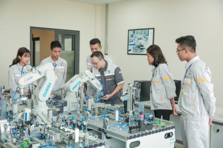 Bộ LĐ-TB&XH ban hành danh mục ngành nghề phải sử dụng lao động qua đào tạo