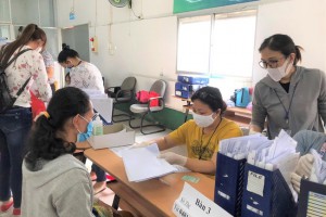 2.800 công nhân công ty PouYuen đã nhận 260 tỉ đồng trợ cấp thôi việc do ảnh hưởng COVID-19