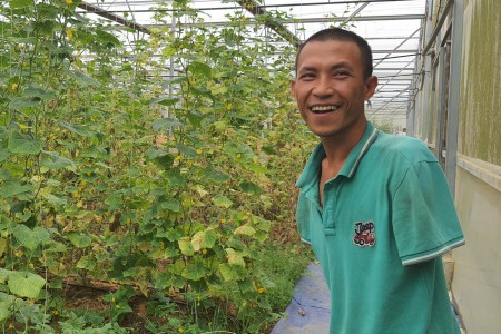 Nghị lực phi thường của chàng trai “không tay” đam mê nông nghiệp hữu cơ