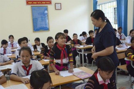 Cao Bằng: Thực hiện chính sách ưu tiên với trẻ em, học sinh DTTS rất ít người