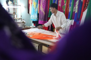 Làng nghề may áo dài Trạch Xá – 1.000 năm lưu giữ vẻ đẹp Việt