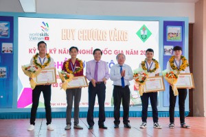 Người thầy đưa ĐH Sư phạm Kỹ thuật Vĩnh Long vươn tầm khu vực