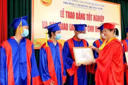 100% sinh viên CĐ Quảng Nam có việc làm ngay khi vừa tốt nghiệp