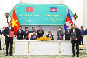 Việt Nam - Campuchia ký kết hợp tác trong lĩnh vực lao động
