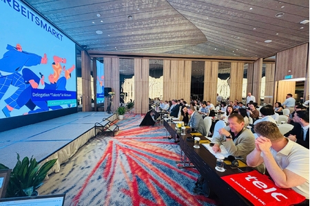 Gần 60 đại biểu tham dự hội thảo "Đào tạo nhân sự lành nghề – từ nhà trường đến doanh nghiệp”