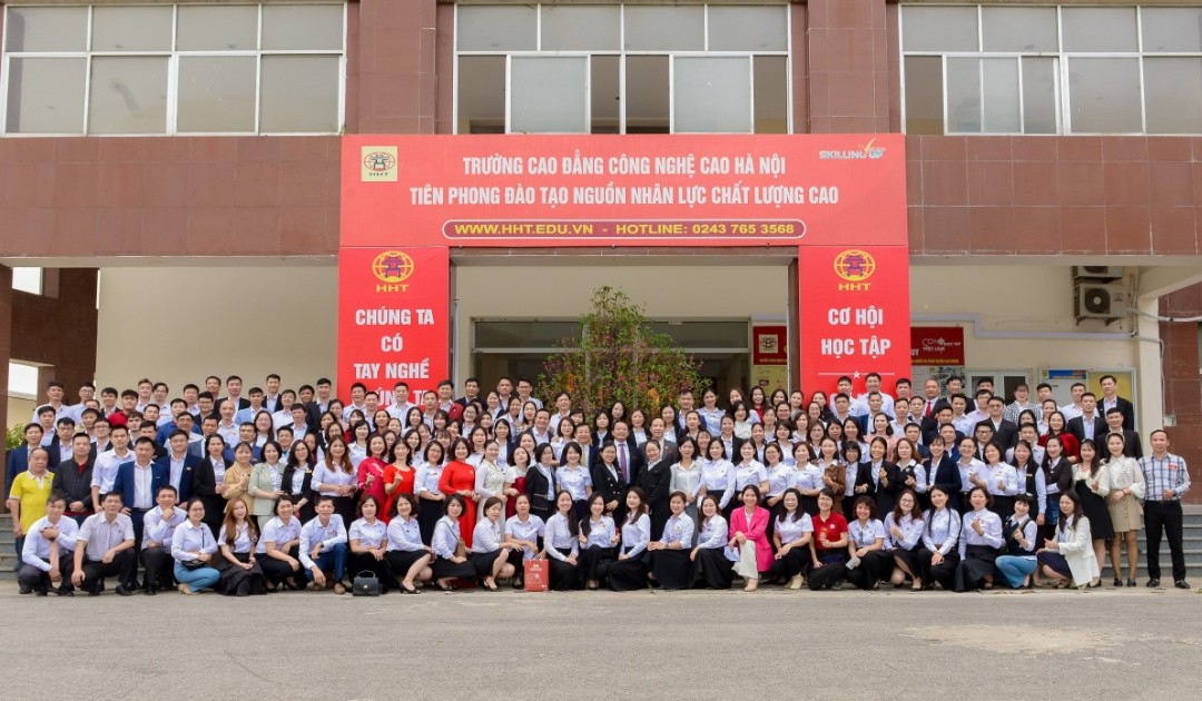 Trường Cao đẳng Công nghệ cao Hà Nội gặp mặt đầu Xuân 2024