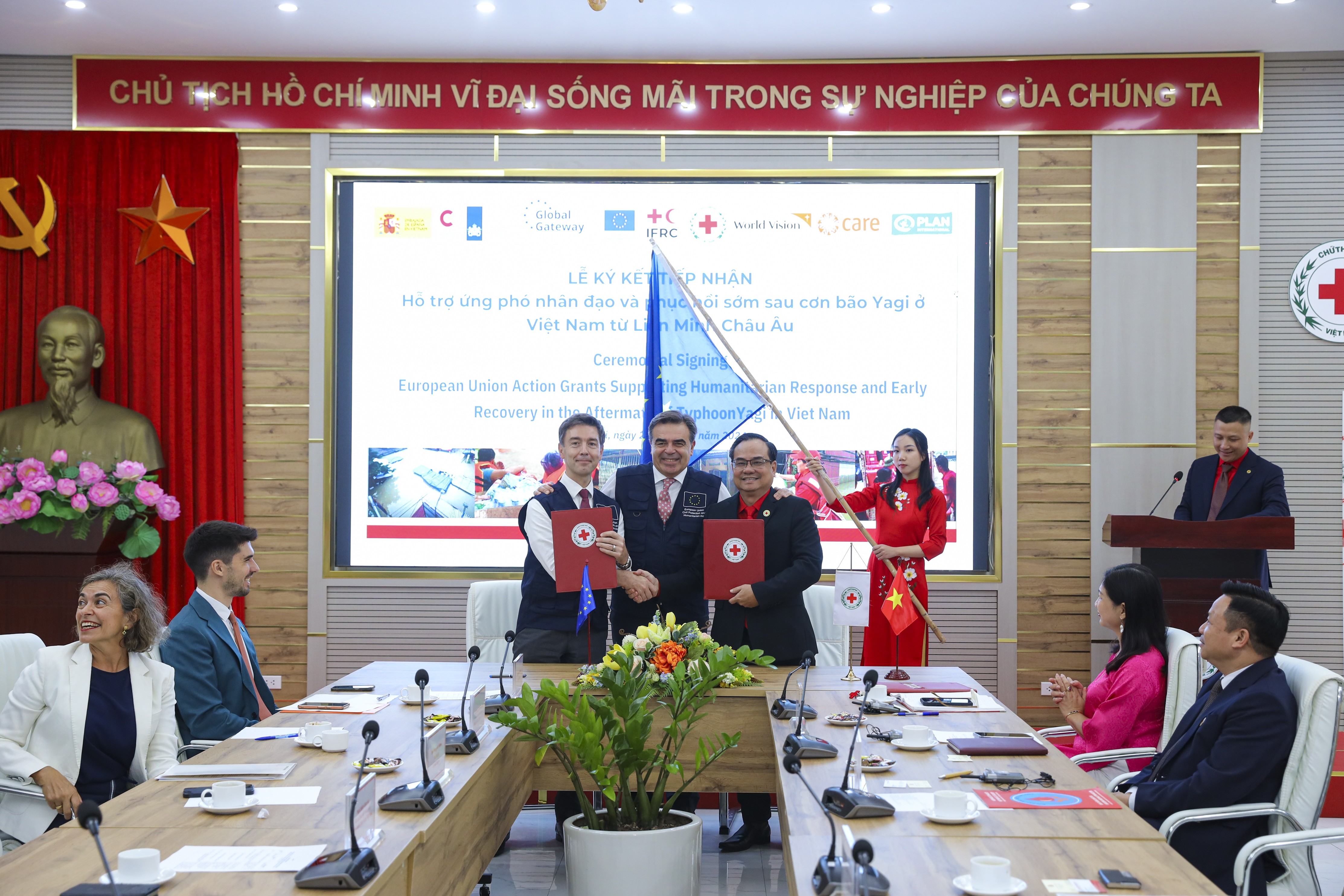 Hợp tác hỗ trợ nhân đạo sau bão Yagi
