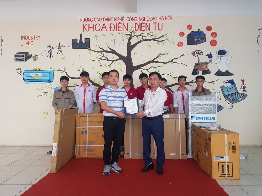 Daikin Việt Nam đồng hành cùng sinh viên trường Cao đẳng nghề Công nghệ cao Hà Nội