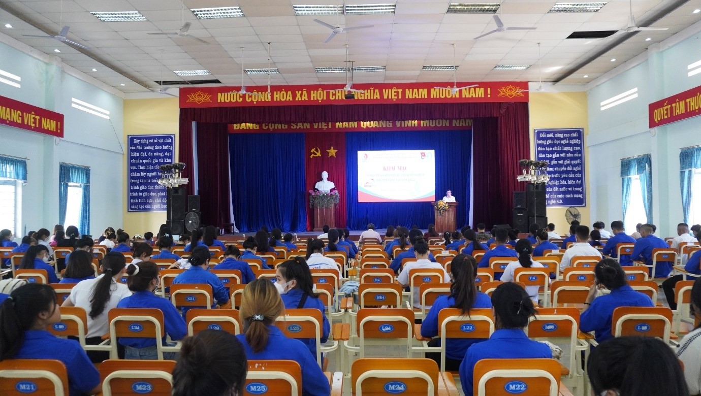 Sinh viên Cao đẳng Cộng đồng Kon Tum háo hức thi khởi nghiệp đổi mới sáng tạo